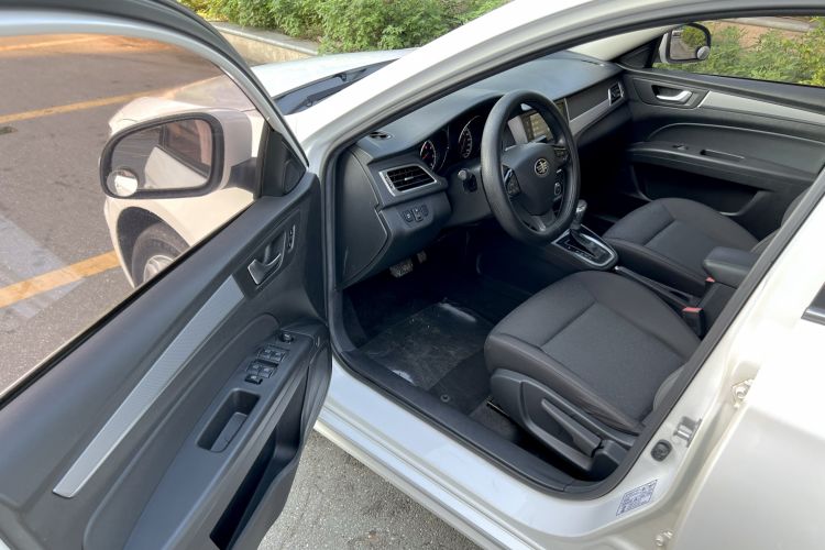 Used Bestune B30 2017 1.6L Automatic Luxury Model Driver Seat