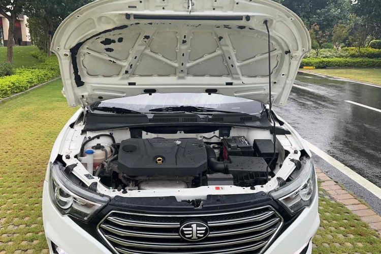 Used Bestune B30 2017 1.6L automatic comfort version Engine Bay