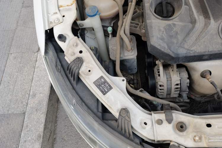 Used Bestune B30 2017 1.6L Automatic Luxury Model Engine Bay Right