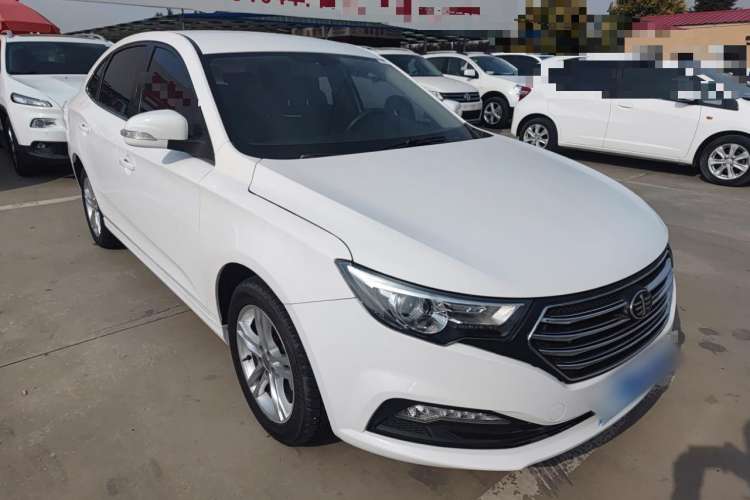 Used Bestune B30 2017 1.6L manual Comfort trim level Front Right 45 Deg