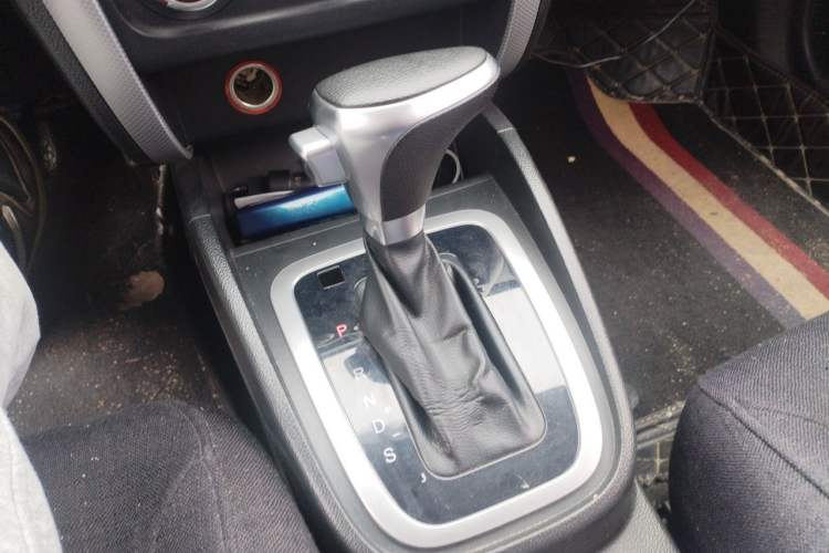 Used Bestune B30 2017 1.6L Automatic Luxury Model Gear Lever