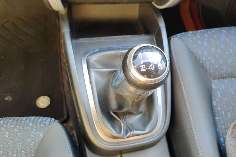 Used Bestune B30 2017 1.6L Manual Luxury Edition Gear Lever