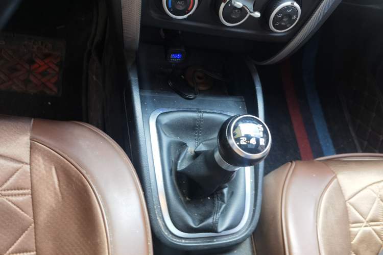 Used Bestune B30 2017 1.6L Manual Luxury Edition Gear Lever