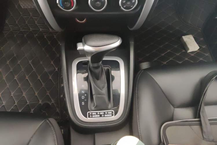 Used Bestune B30 2017 1.6L automatic comfort version Gear Lever