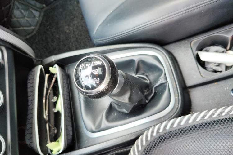 Used Bestune B30 2017 1.6L Manual Luxury Edition Gear Lever