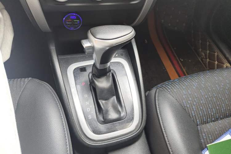 Used Bestune B30 2017 1.6L Automatic Prestige Edition Gear Lever