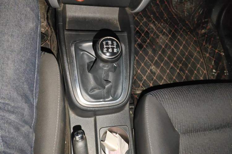 Used Bestune B30 2017 1.6L Manual Luxury Edition Gear Lever