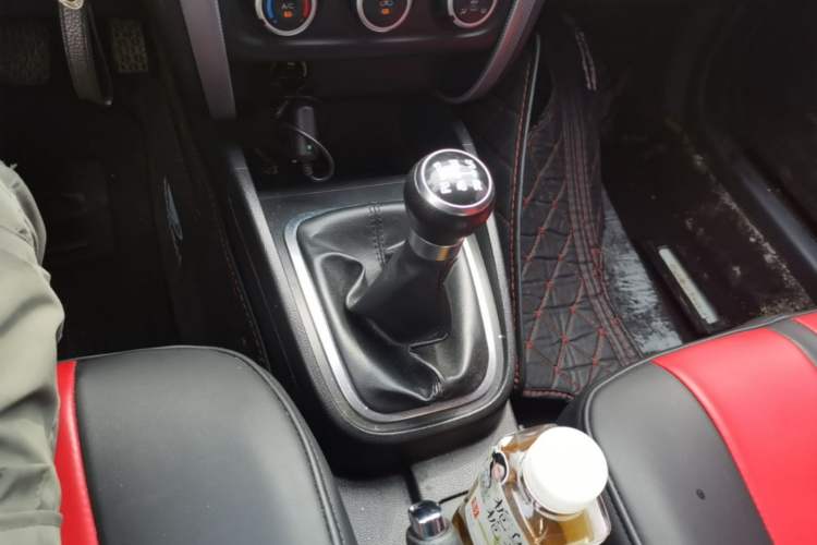 Used Bestune B30 2017 1.6L Manual Luxury Edition Gear Lever