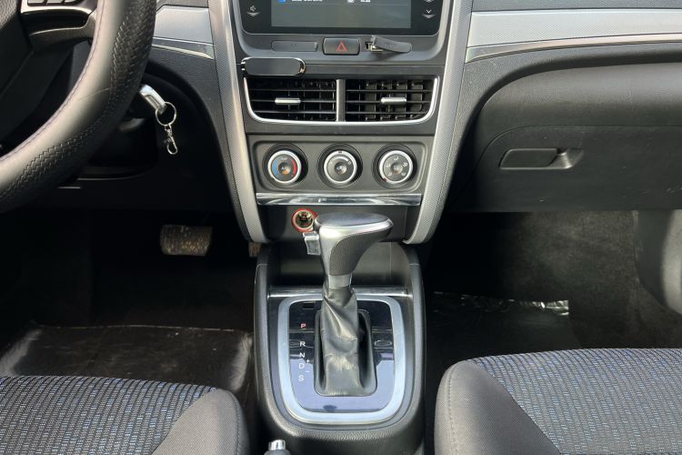 Used Bestune B30 2017 1.6L Automatic Luxury Model Gear Lever