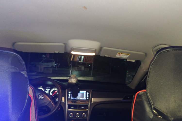 Used Bestune B30 2017 1.6L manual Comfort trim level Headliner