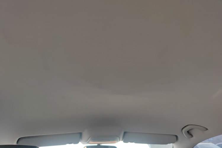 Used Bestune B30 2017 1.6L manual Comfort trim level Headliner
