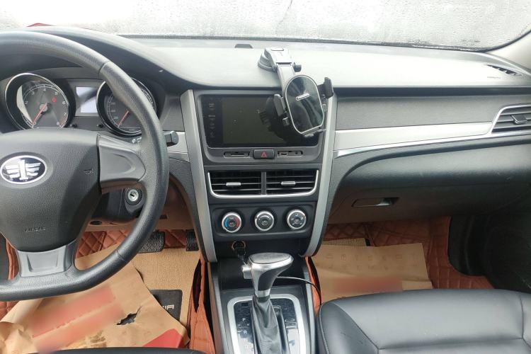Used Bestune B30 2017 1.6L automatic comfort version Headliner