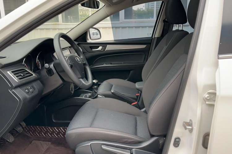 Used Bestune B30 2017 1.6L Manual Luxury Edition Interior 1