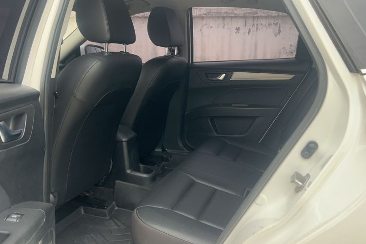 Used Bestune B30 2017 1.6L automatic comfort version Interior 2