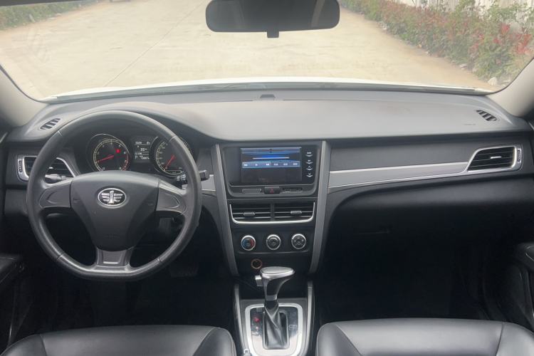 Used Bestune B30 2017 1.6L automatic comfort version Interior 3