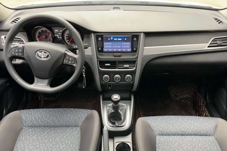 Used Bestune B30 2017 1.6L Manual Luxury Edition Interior 3