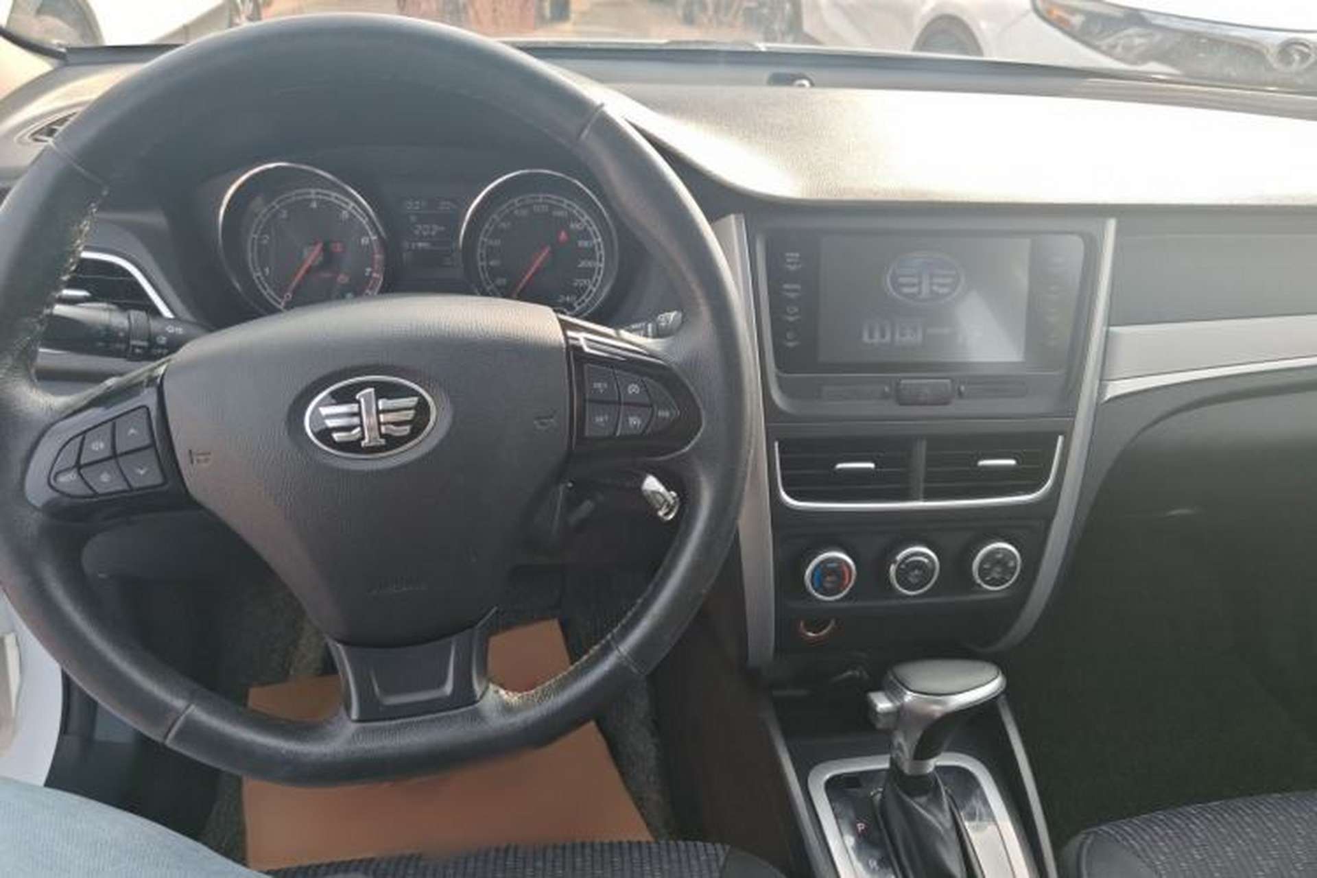 Used Bestune B30 2017 1.6L Automatic Prestige Edition Interior 3