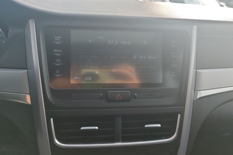 Used Bestune B30 2017 1.6L Automatic Prestige Edition Interior 4