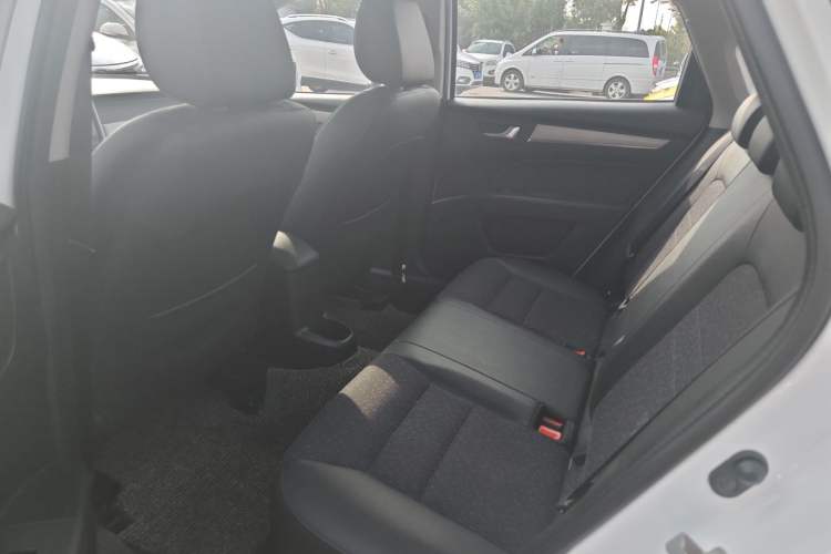 Used Bestune B30 2017 1.6L Automatic Prestige Edition Interior 5