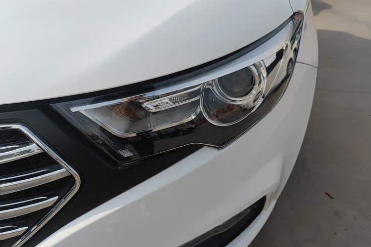 Used Bestune B30 2017 1.6L manual Comfort trim level Left Front Headlight