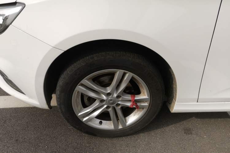 Used Bestune B30 2017 1.6L manual Comfort trim level Left Front Wheel Hub
