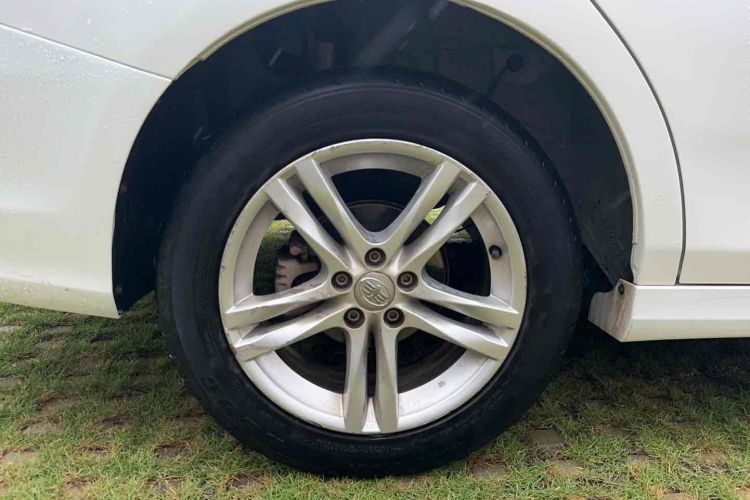 Used Bestune B30 2017 1.6L automatic comfort version Left Front Wheel Hub