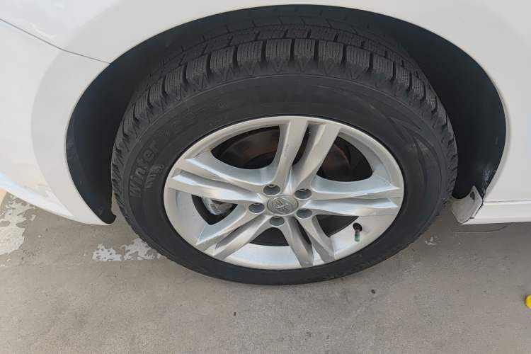 Used Bestune B30 2017 1.6L manual Comfort trim level Left Front Wheel Hub
