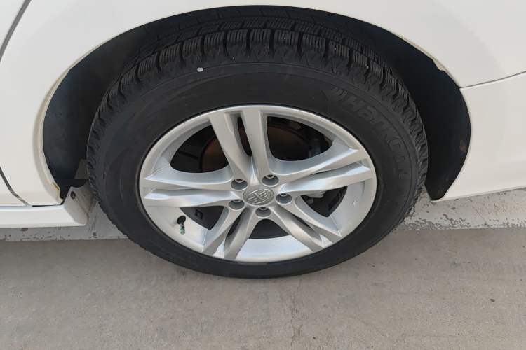 Used Bestune B30 2017 1.6L manual Comfort trim level Left Rear Wheel Hub