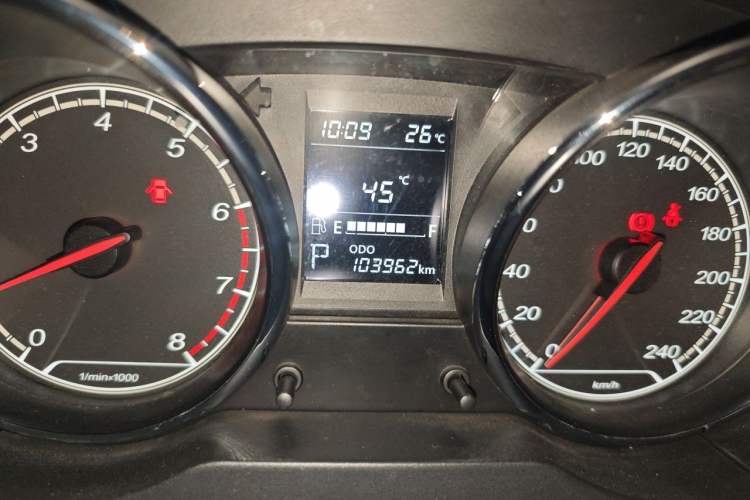 Used Bestune B30 2017 1.6L manual Comfort trim level Odometer Close Up