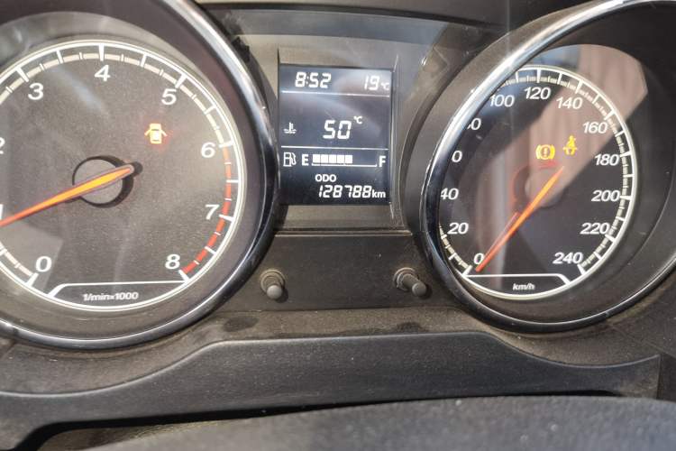 Used Bestune B30 2017 1.6L Manual Luxury Edition Odometer Close Up