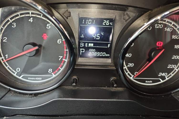 Used Bestune B30 2017 1.6L automatic comfort version Odometer Close Up