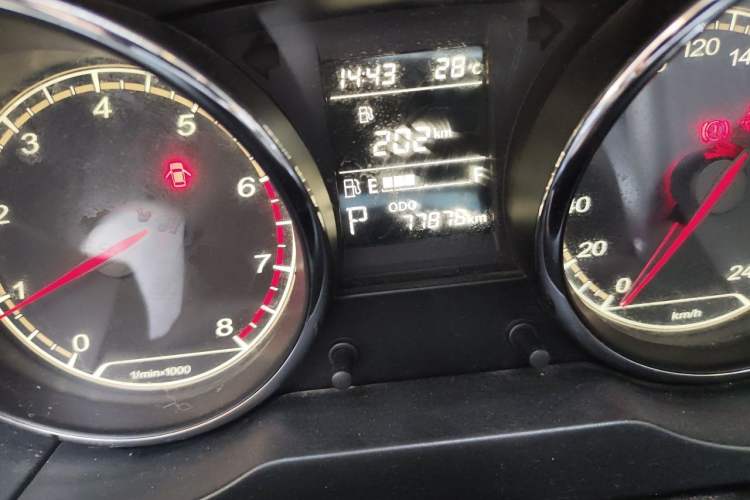 Used Bestune B30 2017 1.6L Automatic Prestige Edition Odometer Close Up