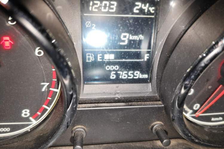 Used Bestune B30 2017 1.6L Manual Luxury Edition Odometer Close Up