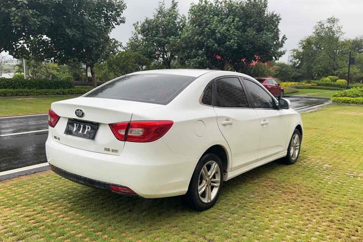 Used Bestune B30 2017 1.6L automatic comfort version Rear Right 45 Deg