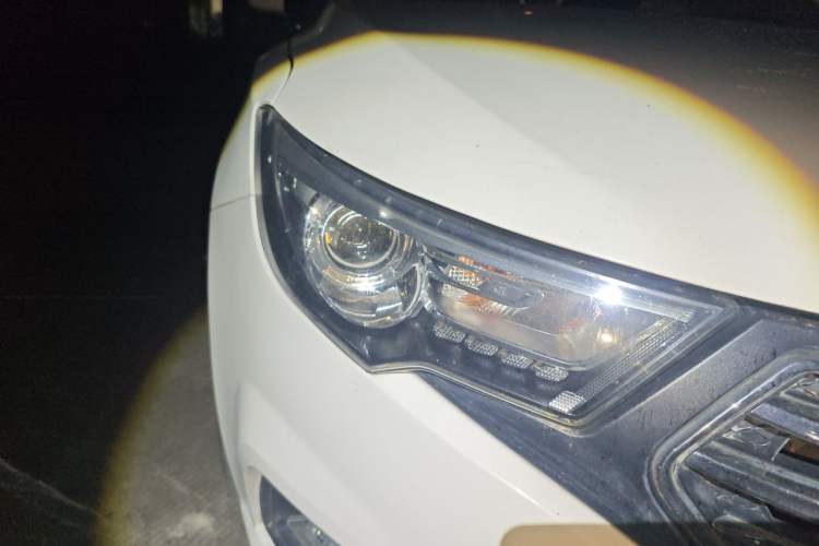 Used Bestune B30 2017 1.6L manual Comfort trim level Right Front Headlight