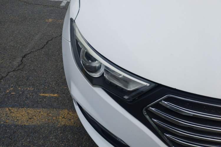 Used Bestune B30 2017 1.6L Automatic Luxury Model Right Front Headlight