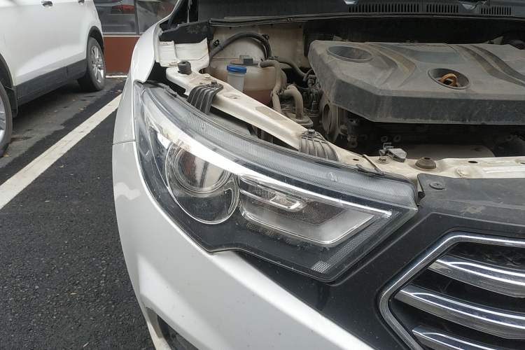 Used Bestune B30 2017 1.6L Automatic Luxury Model Right Front Headlight