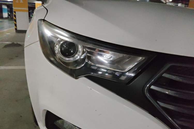 Used Bestune B30 2017 1.6L Manual Luxury Edition Right Front Headlight