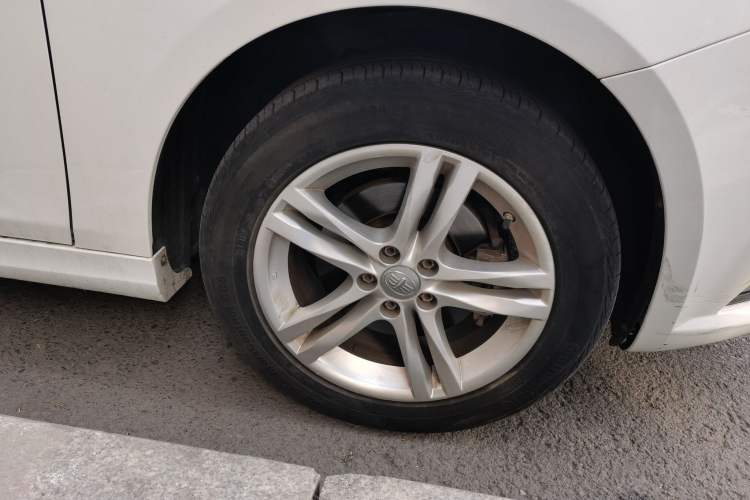 Used Bestune B30 2017 1.6L Automatic Luxury Model Right Front Wheel Hub