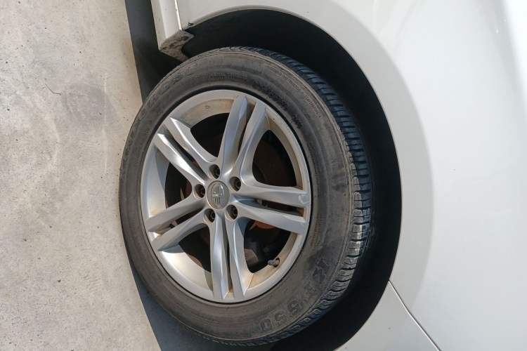 Used Bestune B30 2017 1.6L Manual Luxury Edition Right Front Wheel Hub
