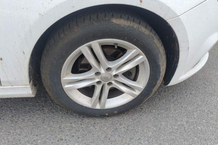 Used Bestune B30 2017 1.6L Automatic Luxury Model Right Front Wheel Hub