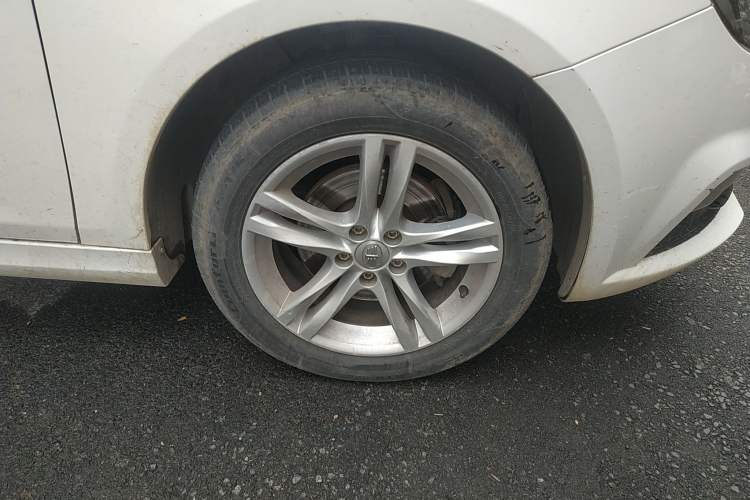 Used Bestune B30 2017 1.6L Automatic Luxury Model Right Front Wheel Hub