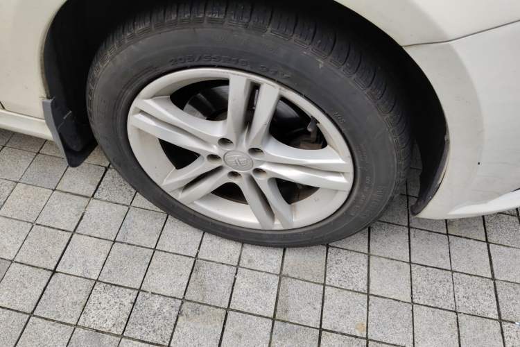 Used Bestune B30 2017 1.6L Manual Luxury Edition Right Front Wheel Hub