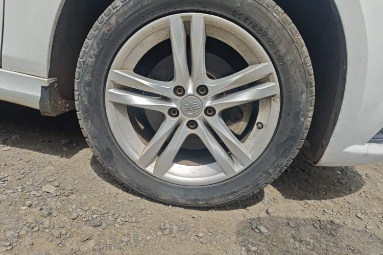 Used Bestune B30 2017 1.6L Manual Luxury Edition Right Front Wheel Hub
