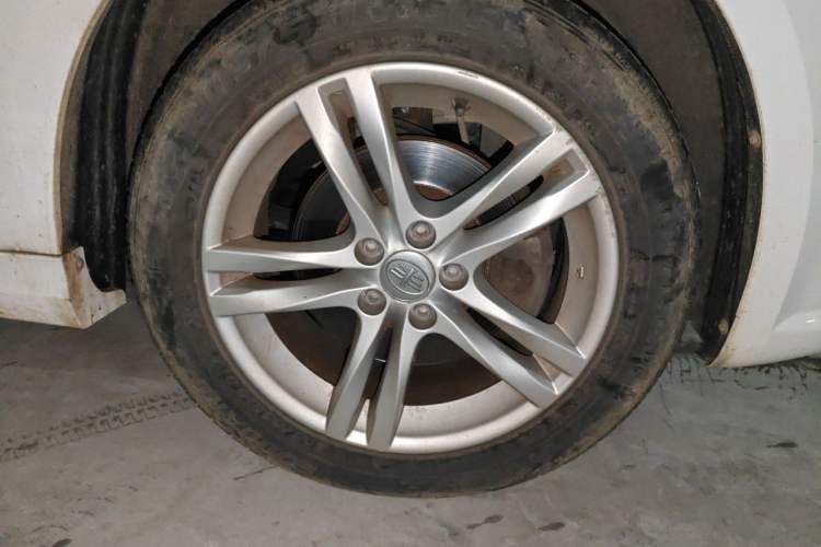 Used Bestune B30 2017 1.6L Manual Luxury Edition Right Front Wheel Hub