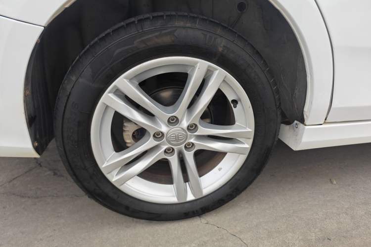 Used Bestune B30 2017 1.6L Automatic Prestige Edition Right Rear Wheel Hub