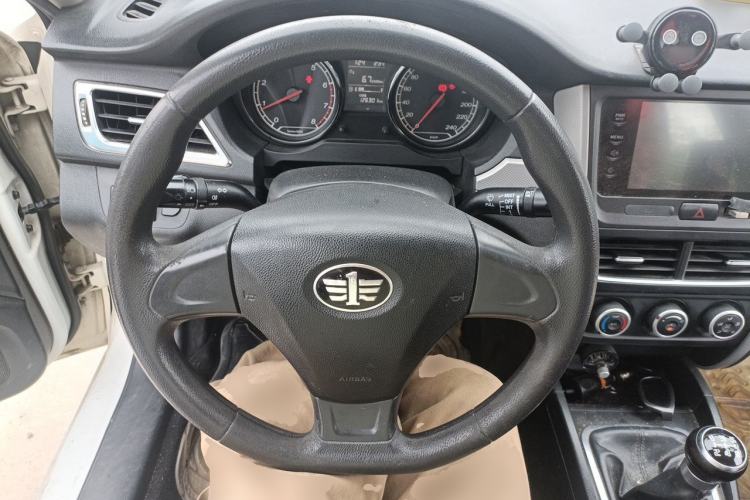 Used Bestune B30 2017 1.6L manual Comfort trim level Steering Wheel