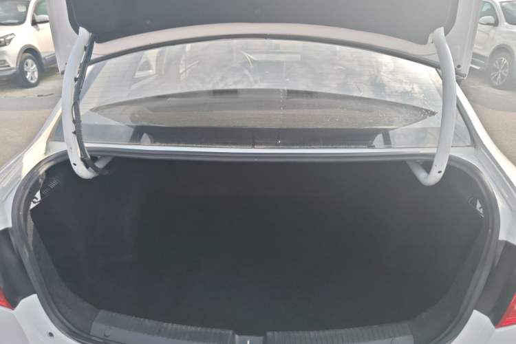 Used Bestune B30 2017 1.6L Automatic Prestige Edition Trunk