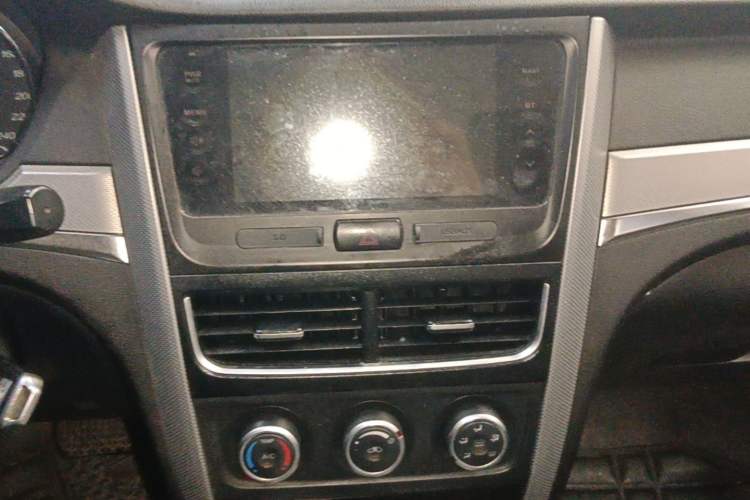 Used Bestune B30 2019 1.6L Automatic Comfort Model Audio And AC Panel