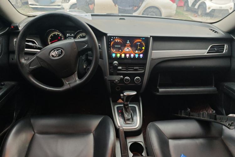 Used Bestune B30 2019 1.6L Automatic Comfort Model Center Console